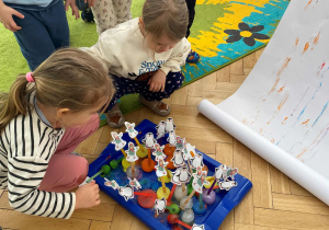 Ślizgawka pingwinków i łyżwiarek