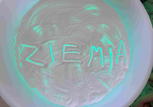Ziemia - zabawa sensoryczna