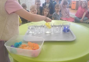 Eksperymenty szalonego naukowca "Wędrująca woda"