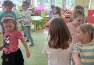Zajęcia muzyczno-ruchowe z mamą Stefci