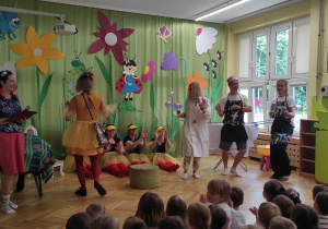 Teatrzyk rodzicielski ,,Kaczka Dziwaczka,,