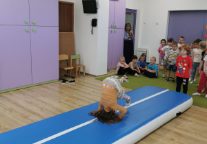 Pokazowe zajęcia z gimnastyki
