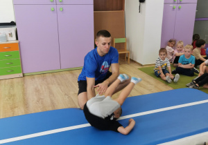 Pokazowe zajęcia z gimnastyki