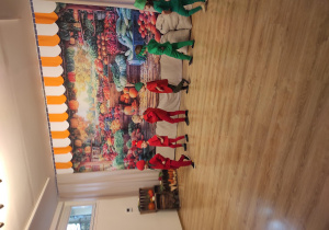 Teatrzyk ,,Na straganie,,