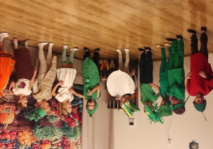 Teatrzyk ,,Na straganie,,