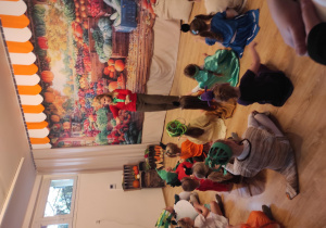 Teatrzyk ,,Na straganie,,