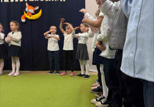 Występ podczas Pasowania na Przedszkolaka