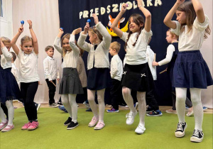Występ podczas Pasowania na Przedszkolaka