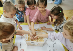 Dynia - zabawa sensoryczna