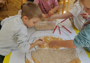 Dynia - zabawa sensoryczna