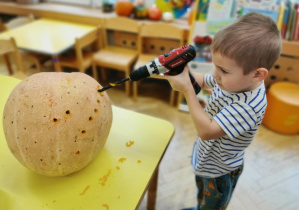 Lampion z dyni - wyzwanie Teodora: "antynudek"