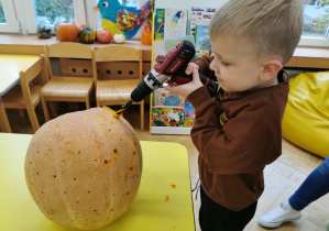 Lampion z dyni - wyzwanie Teodora: "antynudek"