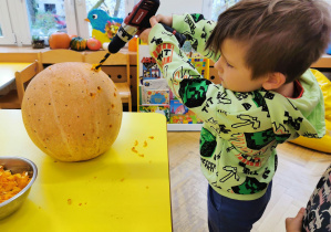 Lampion z dyni - wyzwanie Teodora: "antynudek"