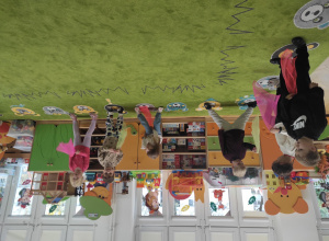 Zabawy rytmiczno-ruchowe przy muzyce