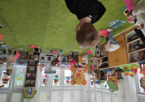 Zabawy rytmiczno-ruchowe przy muzyce