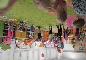 Zabawy rytmiczno-ruchowe przy muzyce