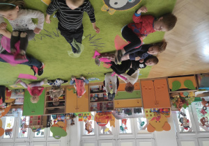 Zabawy rytmiczno-ruchowe przy muzyce