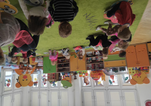 Zabawy rytmiczno-ruchowe przy muzyce