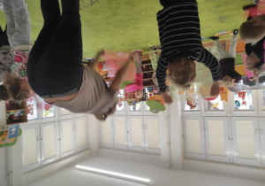 Zabawy rytmiczno-ruchowe przy muzyce