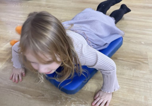 Jesienno-dyniowa ścieżka sensoryczna