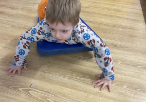 Jesienno-dyniowa ścieżka sensoryczna