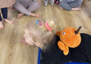 Jesienno-dyniowa ścieżka sensoryczna