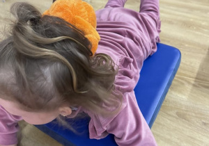 Jesienno-dyniowa ścieżka sensoryczna