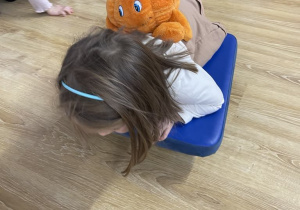 Jesienno-dyniowa ścieżka sensoryczna