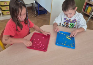 Ćwiczenia motoryki małej z plasteliną