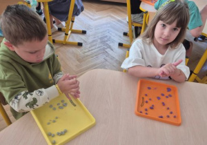 Ćwiczenia motoryki małej z plasteliną