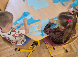 Zabawy plastyczne-wydzieranka