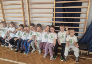 dzieci na olimpiadzie sportowej