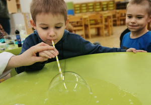 Pokaz eksperymentów