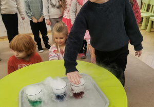 Pokaz eksperymentów