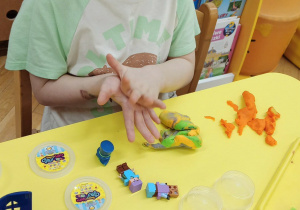 Kreatywna zabawa masą plastyczną