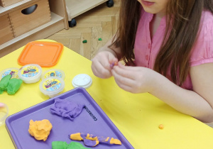 Kreatywna zabawa masą plastyczną