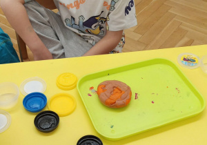 Kreatywna zabawa masą plastyczną