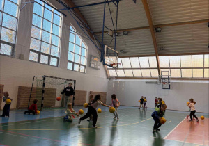 zajęcia z koszykówki