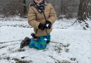 Zimowe szaleństwa na placu zabaw