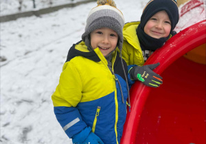 Zimowe szaleństwa na placu zabaw