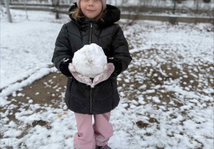 Zimowe szaleństwa na placu zabaw