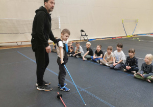 dzieci na zajęciach sportowych