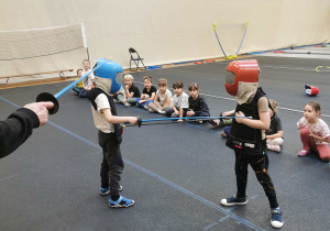 dzieci na zajęciach sportowych