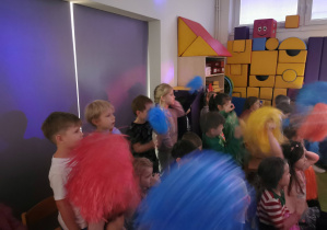 dzieci na koncercie ABBY