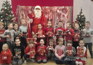 dzieci z Mikołajem