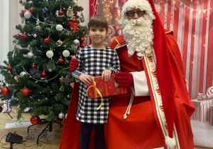 dzieci z Mikołajem