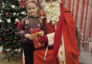 dzieci z Mikołajem