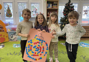 Dekorujemy bombki - zabawa matematyczna