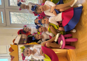 Przygotowania do występu dla Babć i Dziadków