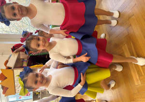 Przygotowania do występu dla Babć i Dziadków